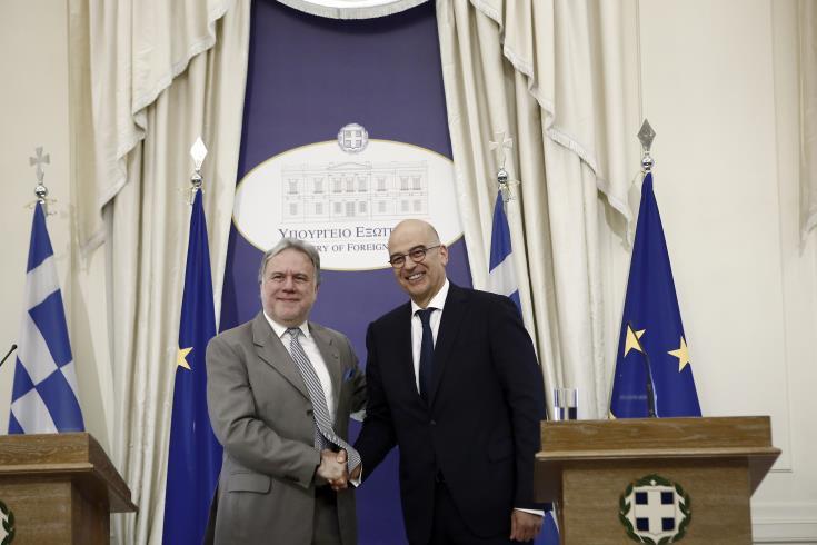 Η επικίνδυνη πρώτη ανακοίνωση του υπουργείου Εξωτερικών επί Ν. Δένδια