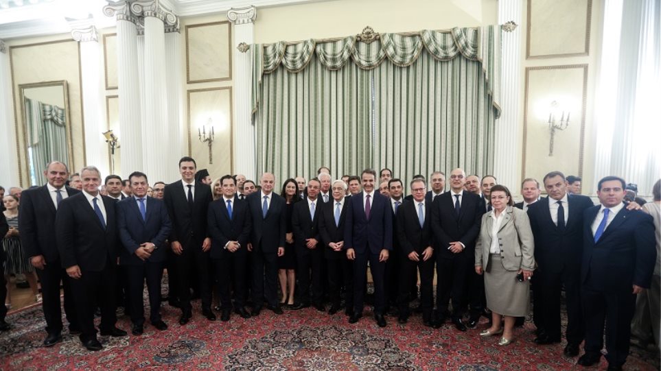 ΚΑΖΑΚΗΣ : Κυβέρνηση ξεπουλήματος και εμφυλίου πολέμου.