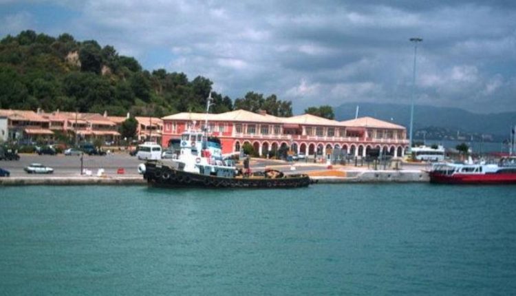 S.O.S από το νησί των Φαιάκων: Αλβανικά καΐκια μολύνουν με λύματα τις ακτές της Βόρειας Κέρκυρας
