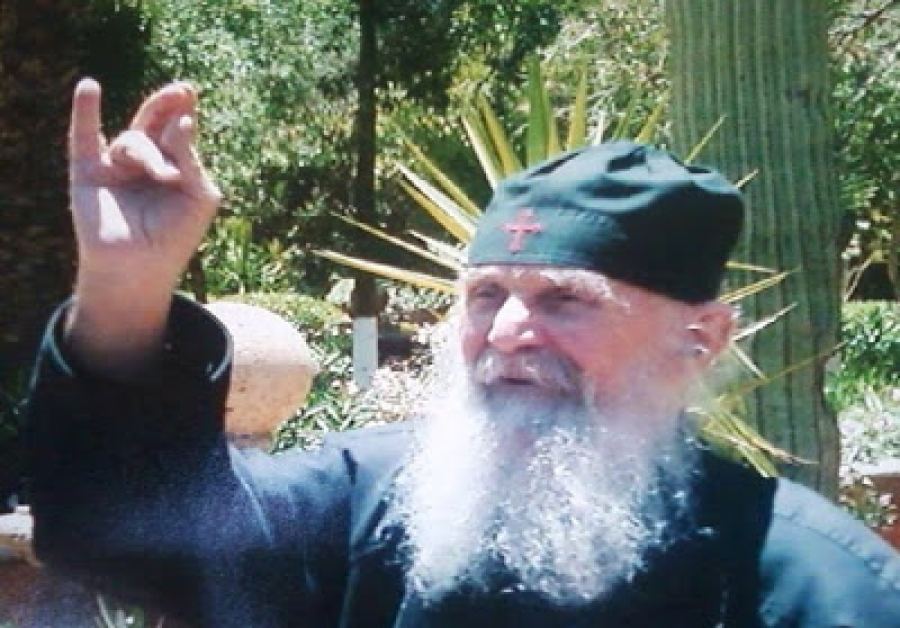 Γέροντας Εφραίμ Αριζόνας: Ότι και αν συνέβη με τους γονείς σου, η Εξομολόγηση τα πάντα συγχωρεί
