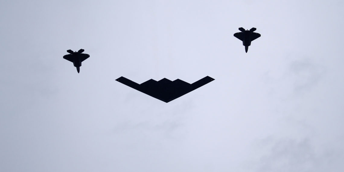 B-2: Γιατί το stealth βομβαρδιστικό αναπτύχθηκε στην Ισλανδία [pics]