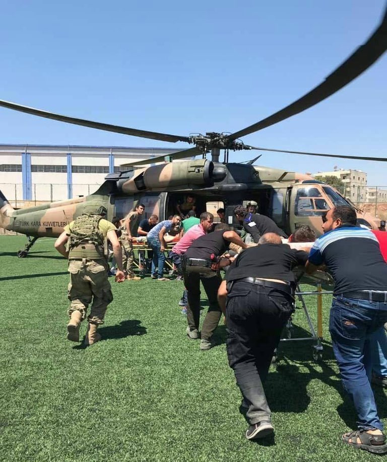 Τουρκικά ελικόπτερα παρέλαβαν Τούρκους στρατιώτες που τραυματίστηκαν από πυραυλική επίθεση του YPG κατά της τουρκικής βάσης Kemar στο Afrin. BINTEO-ΦΩΤΟ