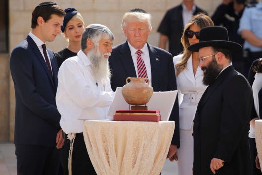 Trump-Chabad2