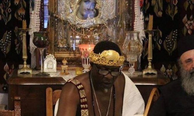 Αφρικανός βασιλιάς βαπτίστηκε Χριστιανός στο Άγιο Όρος – Φωτογραφίες