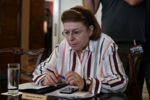 Kαταπέλτης η Μενδώνη για λάθη και παραλείψεις στην Αμφίπολη -H αλήθεια για την κατάσταση του μνημείου
