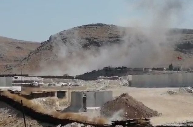 ΕΚΤΑΚΤΟ: Ρωσικά & συριακά μαχητικά «σφυροκοπούν» τουρκικό παρατηρητήριο στη Συρία – Παράνοια στις σχέσεις Τουρκίας-Ρωσίας (Βίντεο)