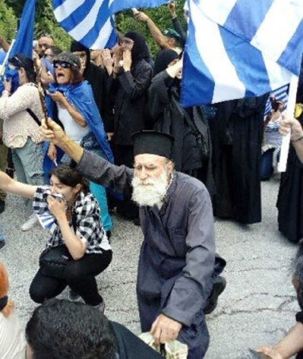 ΔΡ.Κ. ΒΑΡΔΑΚΑΣ : ΕΜΦΑΝΙΣΗ ΤΟΥ ΠΑΤΡΟΚΟΣΜΑ ΣΕ ΑΠΛΟ ΙΕΡΕΑ: «Η ΠΑΝΑΓΙΑ ΜΑΣ ΑΠΟΦΑΣΙΣΕ ΟΤΙ ΑΥΤΗ Η ΚΑΤΑΣΤΑΣΗ ΔΕΝ ΜΠΟΡΕΙ ΝΑ ΠΑΕΙ ΑΛΛΟ…»