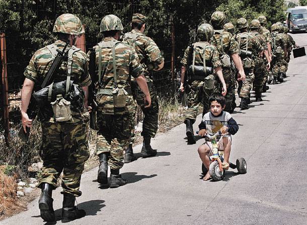 KATANTIA! ΠΙΑΝΟΥΝ ΔΟΥΛΕΙΑ ΟΙ ΠΑΡΑΔΟΥΛΕΥΤΡΕΣ ΤΩΝ ΛΑΘΡΟΜΕΤΑΝΑΣΤΩΝ – ΨΑΧΝΟΥΝ ΣΤΡΑΤΟΠΕΔΑ ΣΤΗΝ ΑΤΤΙΚΗ ΓΙΑ ΝΑ ΜΕΤΑΦΕΡΘΟΥΝ… ΟΙ ΕΠΕΝΔΥΤΕΣ ΑΠΟ ΤΑ ΝΗΣΙΑ