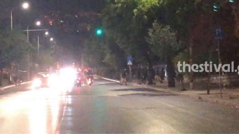 Άγριο ξύλο μεταξύ αντιεξουσιαστών και Αλγερινών στο κέντρο της Θεσσαλονίκης