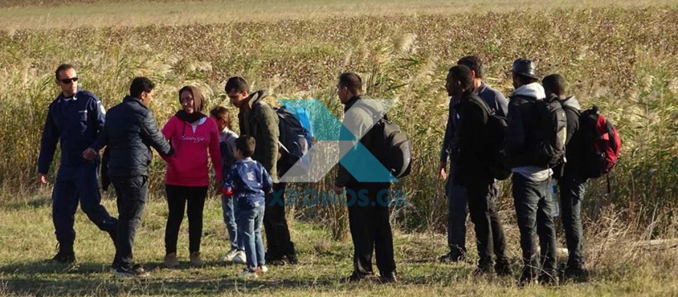 Όπως σε εκδρομή: Μπήκαν από τον αφύλαχτο Έβρο και εντοπίστηκαν στην Εγνατία να κινούνται πεζοί (βίντεο)