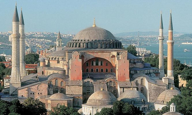Πώς η Αγιά Σοφιά έχει αντέξει 65 σεισμούς μέχρι 7,4 Ρίχτερ