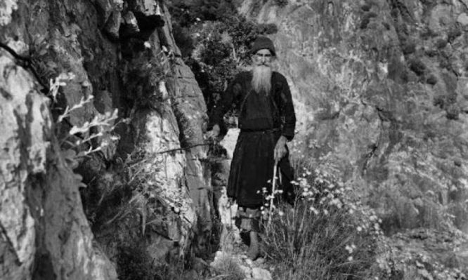 Τον φιλοξένησαν οι αόρατοι μοναχοί του Αγίου Όρους!