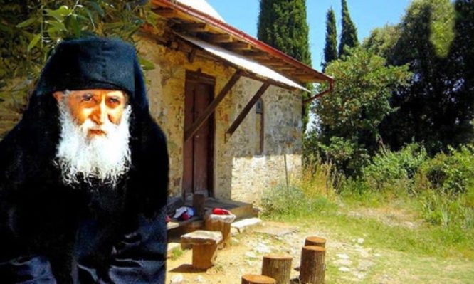 «Μου άνοιξε ο Γέροντας Παΐσιος και με έβαλε μέσα γρήγορα. «Σε περίμενα», μου είπε, χωρίς να τον έχω ενημερώσει»