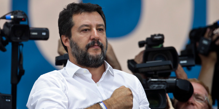 Σαλβίνι: «Προδότης ο Κόντε» -Απειλεί με δημοψηφίσματα για να μπλοκάρει τις μεταρρυθμίσεις