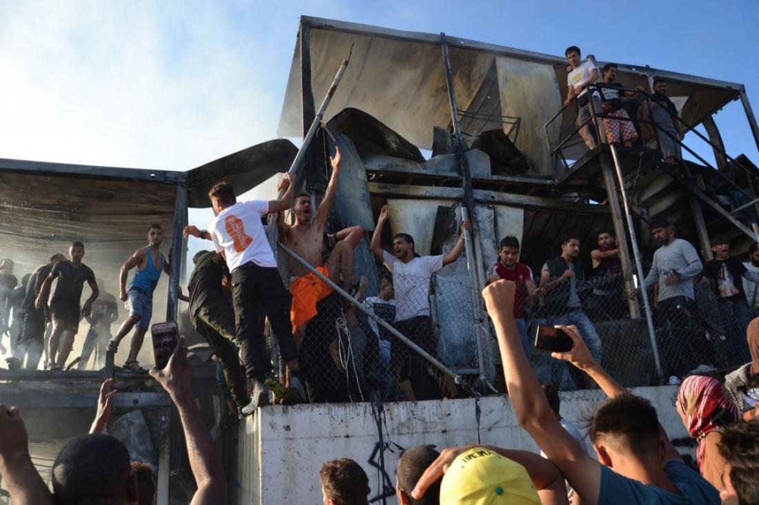 Αστυνομικοί Λέσβου: «Φώναζαν kill police οι μετανάστες» – Κινδύνευσαν και πυροσβέστες – «Ταφόπλακα» της εσωτερικής ασφάλειας η Μόρια
