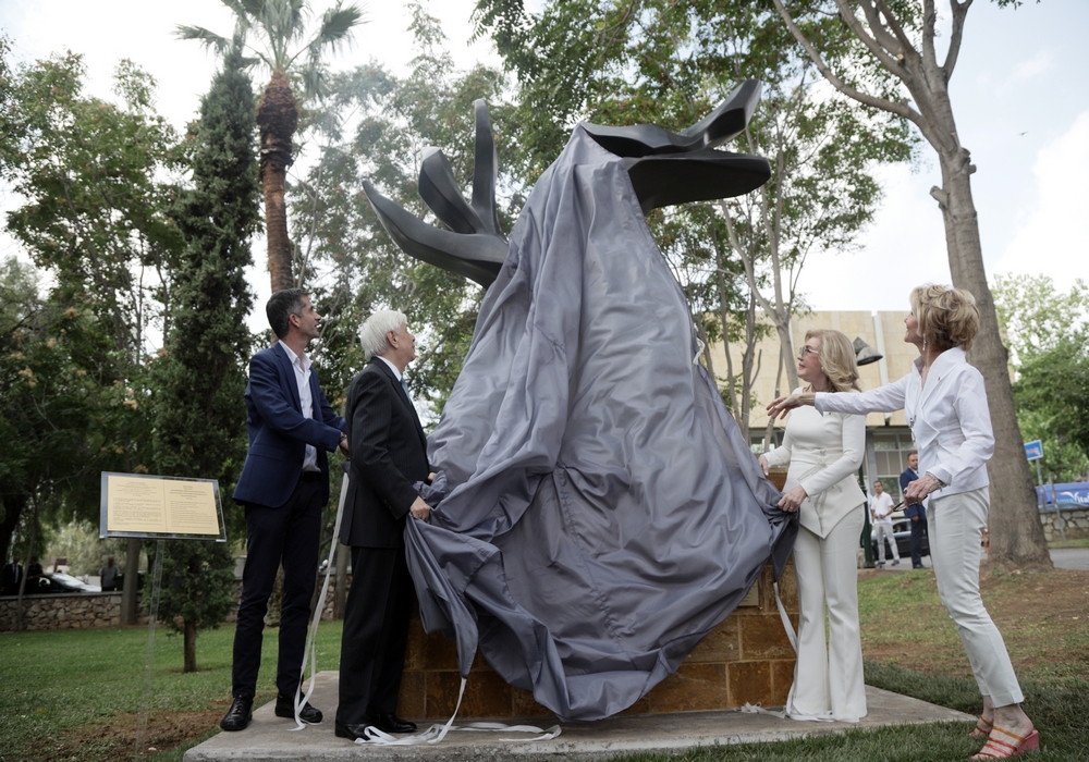 Στήθηκε άγαλμα της πανθρησκείας στην Ελλάδα- Ποιος το παρουσίασε! (ΦΩΤΟ)