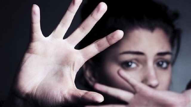 Βίντεο- Έθιμο σφαλιάρας από τον γαμπρό στην νύφη !