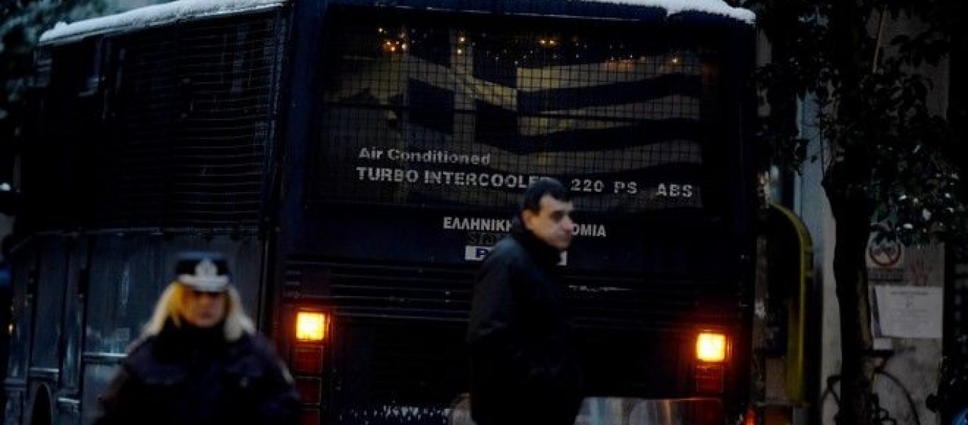 «Περίεργη» ανάρτηση προκαλεί προβληματισμό στην Αντιτρομοκρατική: «Χθες ρίξαμε 5 σφαίρες στα ΜΑΤ»