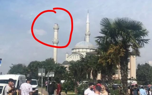 Ο εγκέλαδος στην Κωνσταντινούπολη κρημνίζει τζαμιά: «Και έσται ως κονιορτός από τροχού ο πλούτος των ασεβών…»