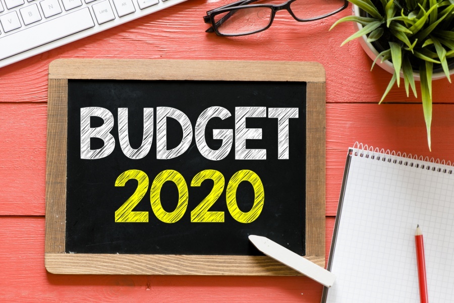 Στον «αέρα» ο προϋπολογισμός του 2020 – Εμπλοκή με το δημοσιονομικό κενό που φθάνει το 1,5 δισ ευρώ
