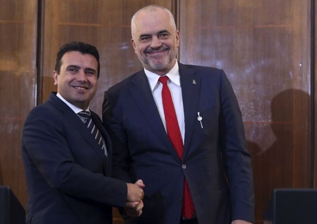 Tα κακομαθημένα «παιδιά» των Βαλκανίων, το βέτο Μακρόν και η επόμενη μέρα