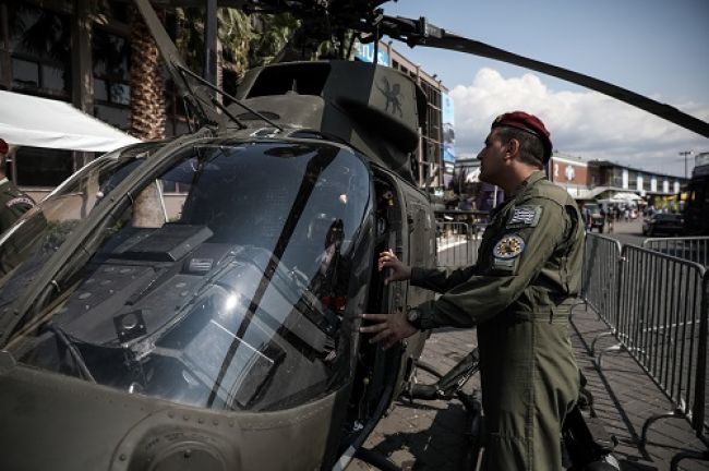 Περί εξοπλισμών και αναδιοργάνωσης των Ενόπλων Δυνάμεων