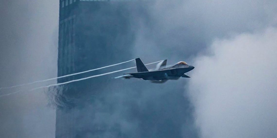 F-22: «Scramble» του μαχητικού μετά από επίθεση χημικών-βιολογικών όπλων [vid]