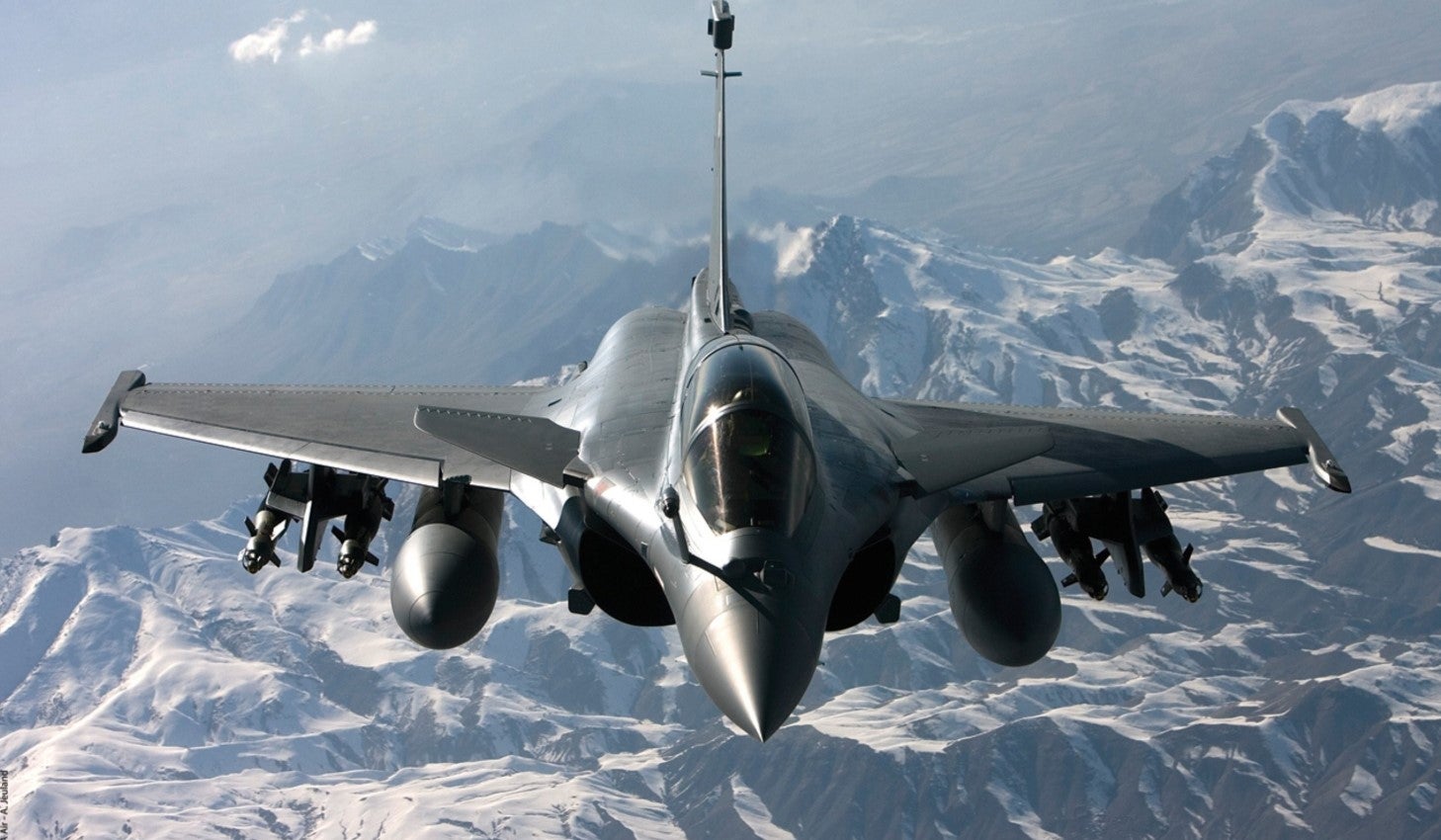 Μας «σπρώχνουν» Rafale οι Γάλλοι: Έρχονται ανταλλακτικά για τα Mirage και προμήθεια NH-90 – Υπέγραψε για Belharra o Παναγιωτόπουλος