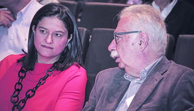 Αφήνουν ανιστόρητους τους μαθητές