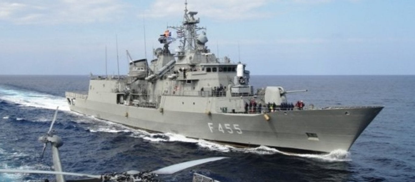 Σκηνικό σύγκρουσης σε Αιγαίο-Α. Μεσόγειο: Μεγάλη συγκέντρωση ναυτικών δυνάμεων – Φρεγάτα & υποβρύχιο του ΠΝ στο Καστελόριζο