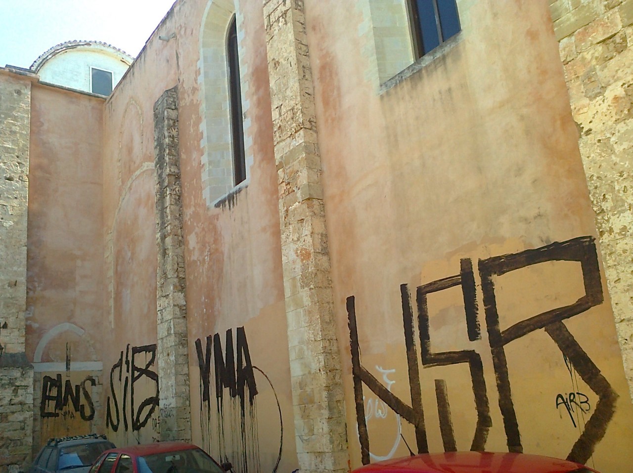 Εφαρμογή ικανή να σταματήσει το γκράφιτι στην Ελλάδα : Βανδαλισμός του Ι.Ν. Αγ. Νικολάου Σπλάντζιας Χανίων