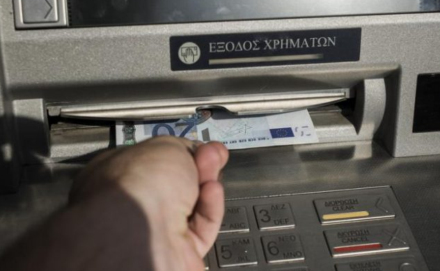 Το «δωρεάν»… πέθανε για τις τράπεζες -χρεώνουν ακόμη και την αλλαγή PIN ή την επανέκδοση κάρτας!