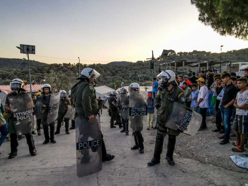 Ύποπτες Μ.Κ.Ο. έστησαν την εξέγερση στη Μόρια