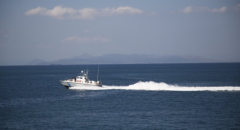 Ελληνικά πυρά σε βάρκα μεταναστών: Τι απαντάει το λιμενικό σώμα
