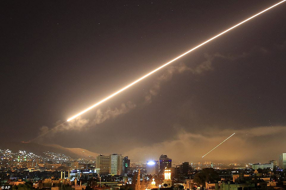 dailymail ΑΠΟΚΑΛΥΨΗ: Διαρροή από (OPCW): δεν υπάρχουν ενδείξεις για χημική επίθεση στη Douma στη Δαμασκό.Ο ΟΗΕ απέκρυψε εκθέσεις που απέδειξαν πως δεν έγινε επίθεση!!!