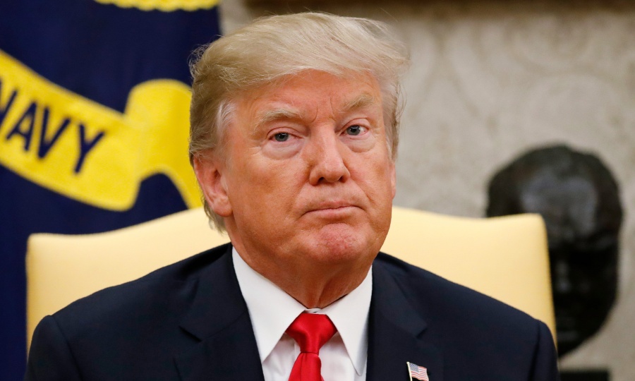 Trump κατά πάντων: Η Fed καταστρέφει την αμερικανική οικονομία – Κίνα και Ευρώπη κλέβουν τις ΗΠΑ!!!