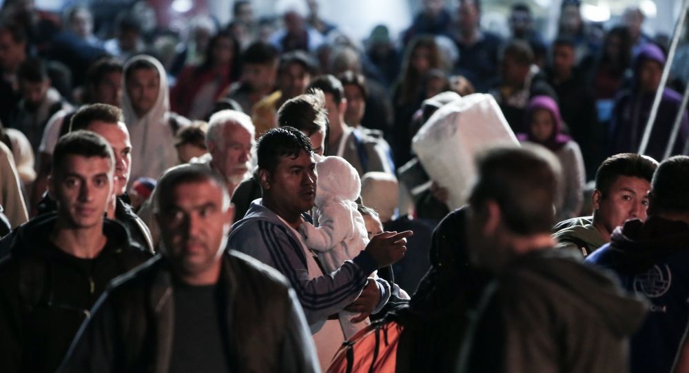 Ξενοδόχοι από τα Βρασνά στο Sputnik: Φοβόμαστε, αυτοί που έρχονται δεν είναι Σύροι πρόσφυγες