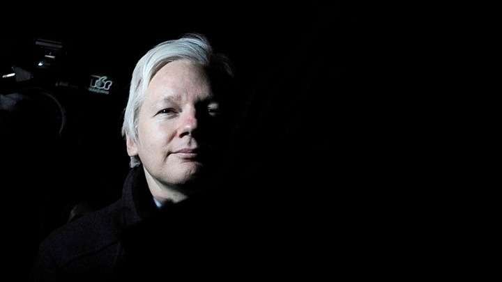 “Επισκέφθηκα τον Julian Assange στη φυλακή”