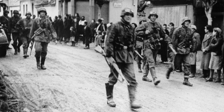 Die Linke: O ΣΥΡΙΖΑ μας κορόιδεψε το 2015 για τις γερμανικές αποζημιώσεις!