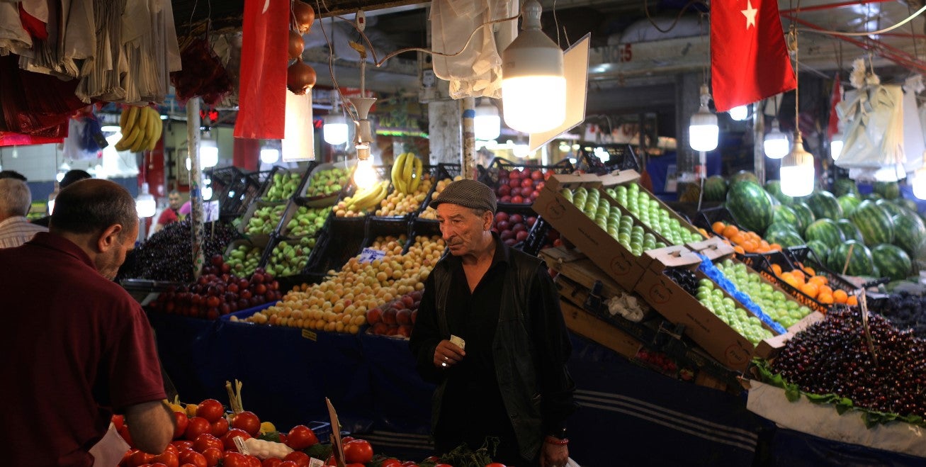 «Πέφτει» το καθεστώς Ερντογάν: Απρόσιτες οι τιμές των τροφίμων στην Τουρκία, στα ύψη ο πληθωρισμός – Ψεύτικα στοιχεία παρουσιάζει η Άγκυρα