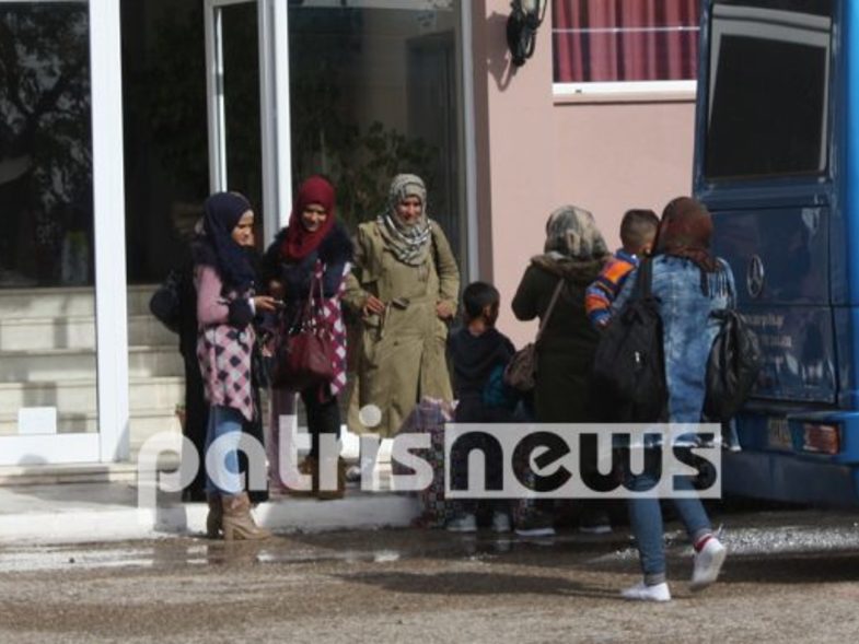 ΚΙ ΑΛΛΑ ΜΟΝΑΣΤΗΡΙΑ ΣΤΗΝ ΔΙΑΘΕΣΗ ΤΩΝ ΜΟΥΣΟΥΛΜΑΝΩΝ ΕΠΟΙΚΩΝ! ΕΞΑΦΑΝΙΖΟΥΝ ΣΤΑΥΡΟΥΣ ΚΑΙ ΕΙΚΟΝΕΣ!