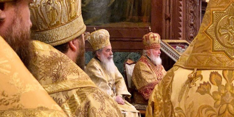H ΩΡΑ ΤΗΣ ΚΡΙΣΗΣ: Οι Πατριάρχες Ιεροσολύμων και Μόσχας συλλειτούργησαν και δεν μνημόνευσαν στα Δίπτυχα τον Βαρθολομαίο.