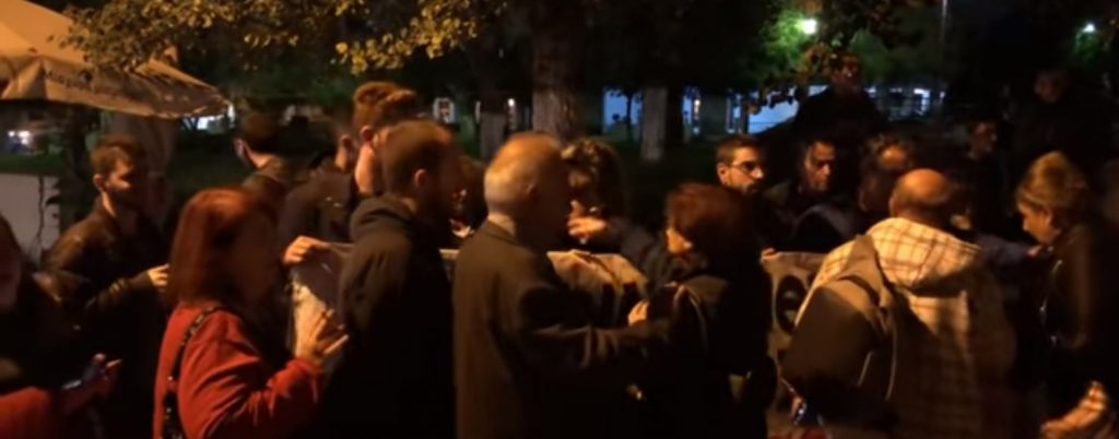 Γεμίζει όλη η Θεσσαλονίκη παράνομους μετανάστες – Οργισμένοι οι κάτοικοι στην Καλαμαριά – Αριστεροί τους βρίζουν χυδαία (ΒΙΝΤΕΟ)