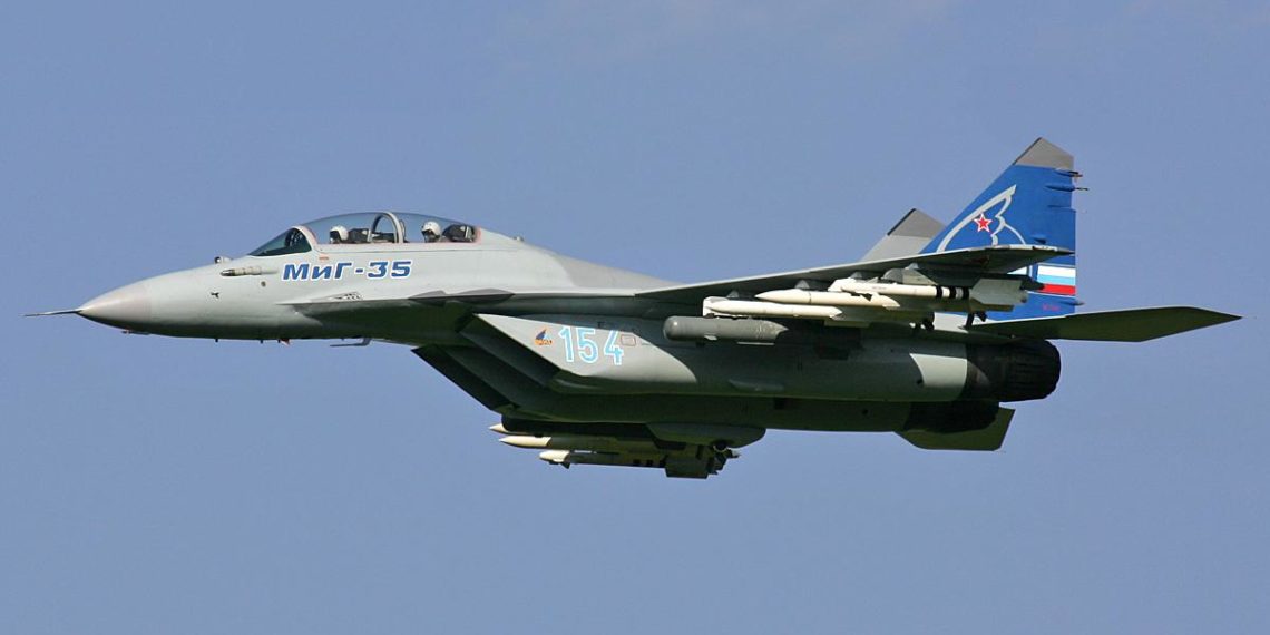 Το επιβλητικό ρωσικό μαχητικό MiG-35 θέλει να «εισβάλλει» στην Μέση Ανατολή