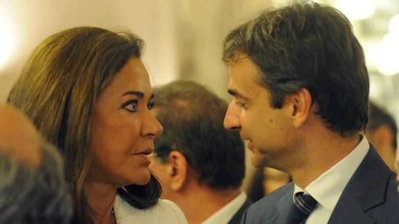 ΑΠΟΣΤΟΛΟΥ : ΚΥΡΙΑΚΟΣ ΚΑΙ ΝΤΟΡΑ ΤΟ ΙΔΙΟ ΕΠΙΒΛΑΒΕΙΣ ΓΙΑ ΤΗΝ ΠΑΤΡΙΔΑ …Προετοιμάζεται ολική επαναφορά Καραμανλή;