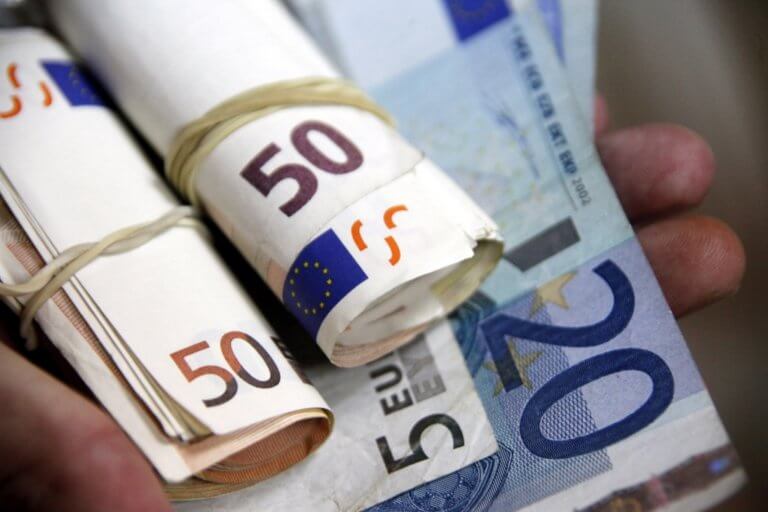 Reuters: Η κυβέρνηση θα πουλήσει σε funds ληξιπρόθεσμες οφειλές ύψους 12 δισ. σε ασφαλιστικά ταμεία … Διάψευση Βρούτση