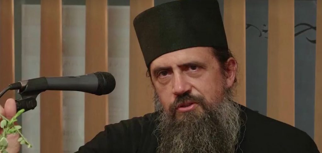 Παπάς τα λέει ΤΣΕΚΟΥΡΑΤΑ για τους «μετανάστες»: Δεν θα παραδοθούμε, «Ο Χριστός ΔΕΝ δίδαξε το «σφάξε με να αγιάσω» (ΒΙΝΤΕΟ)