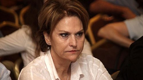 Ἡ ἱστορικὸς τοῦ «συνωστισμοῦ», Μ. Ρεπούση, «ἐκτύπησε» πάλι!