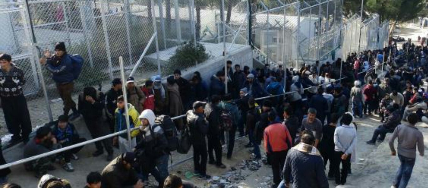 Ένταση στη Ρόδο – Διαδήλωση αλλοδαπών: «Να μας μεταφέρετε άμεσα στην… ενδοχώρα»
