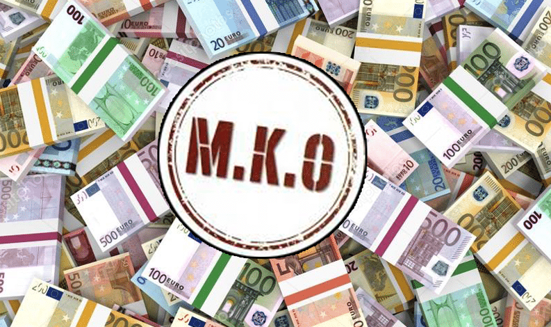 Χρηματοδότες των ΜΚΟ, πολυεθνικές, το ελληνικό κράτος ελληνικά ιδρύματα και επιχειρήσεις.